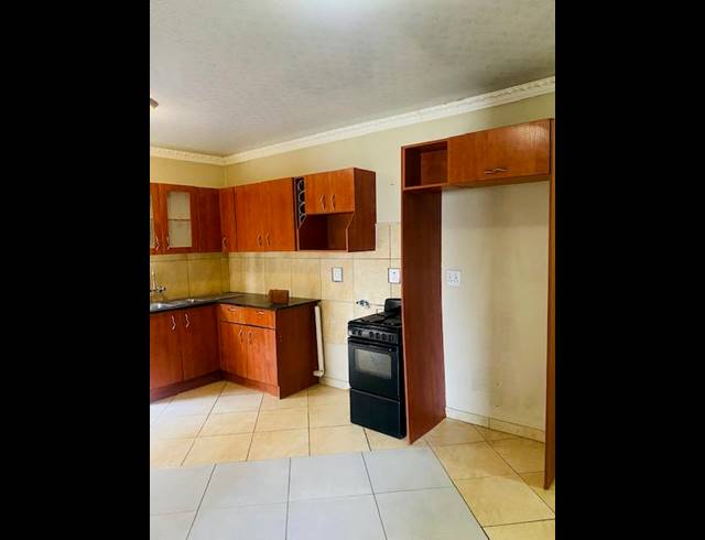 3 BEDROOM APARTMENT FOR SALE IN JABULANI
